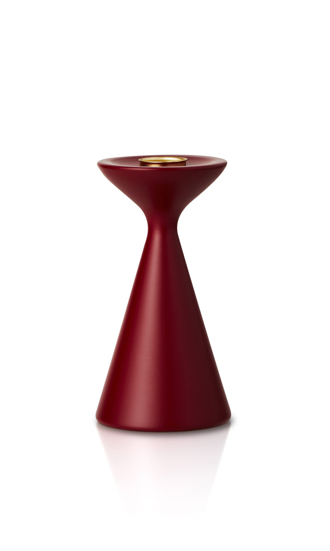 Inga Small in No 04 Dark red