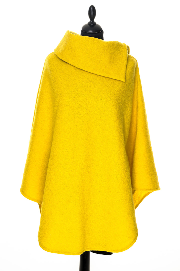 Poncho in felted wool/ loden  - yellow