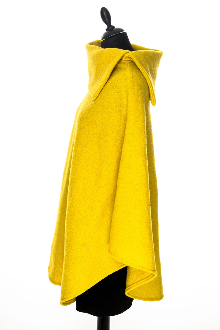 Poncho in felted wool/ loden  - yellow